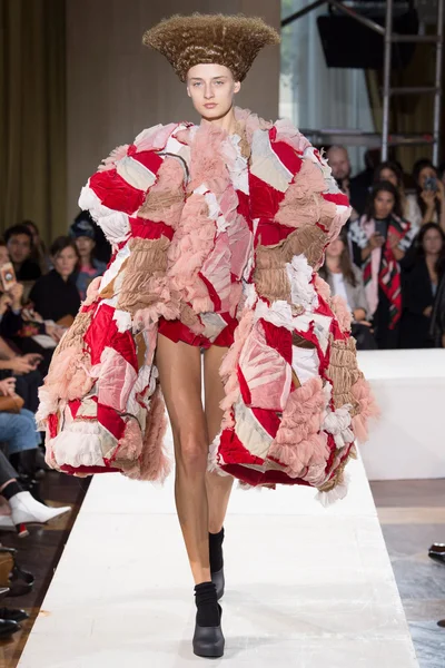 Look 14